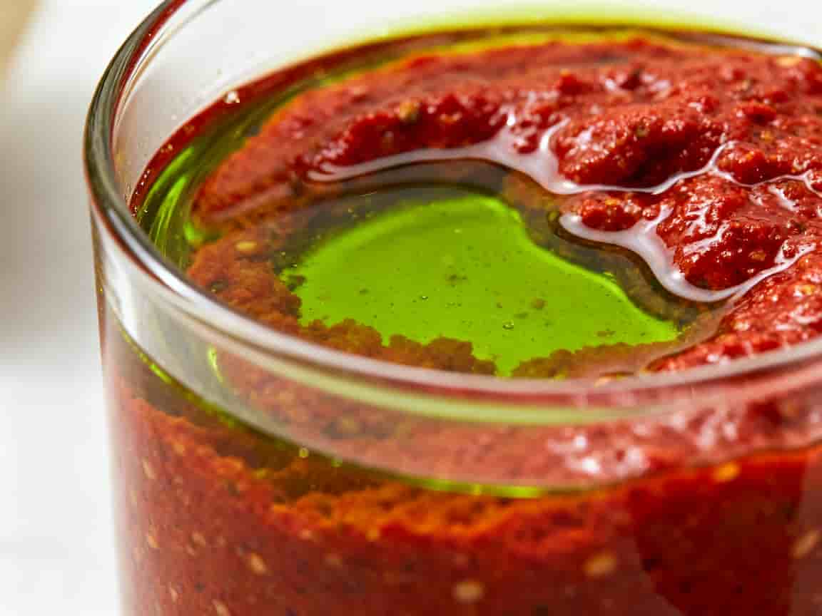 Hausgemachtes Rotes Pesto mit getrockneten Tomaten